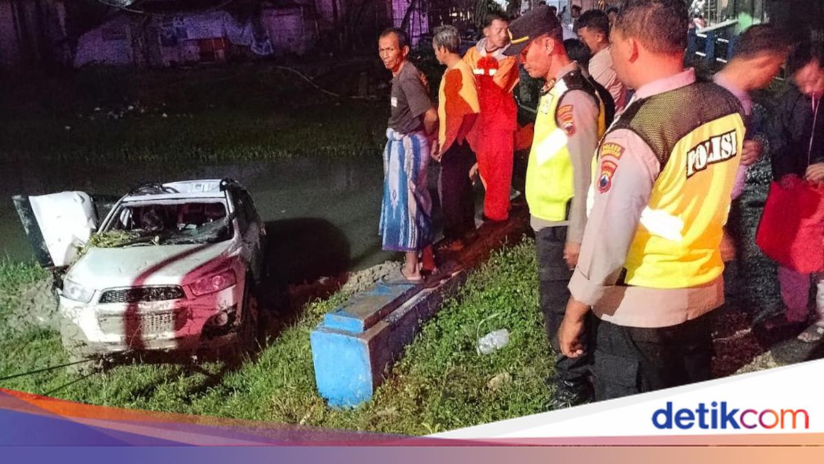 Kecelakaan Tunggal di Grobogan: Mobil Chevrolet Terperosok ke Sungai, Sopir Tewas, Penumpang Luka