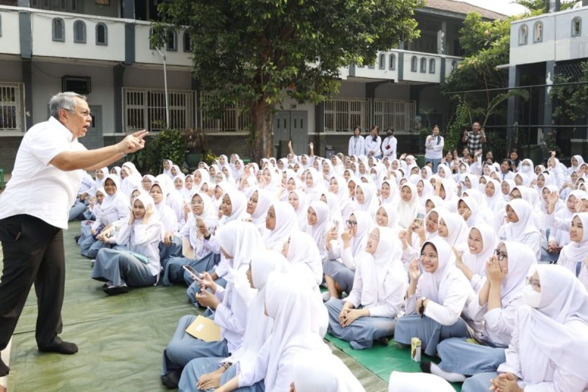 Wali Kota Tangsel Benyamin Davnie Ajak Pelajar Jaga Kesehatan Mental dan Pilih Lingkungan Pergaulan Bijak