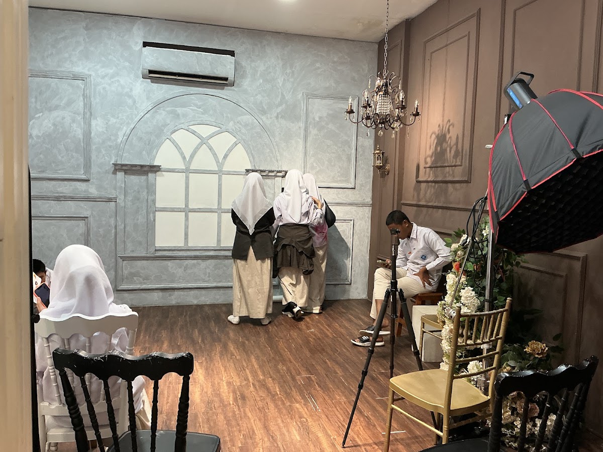 Bukan Sekadar Foto: Panduan Lengkap Memilih Studio Foto Makassar di Sulawesi Selatan Tahun 2026