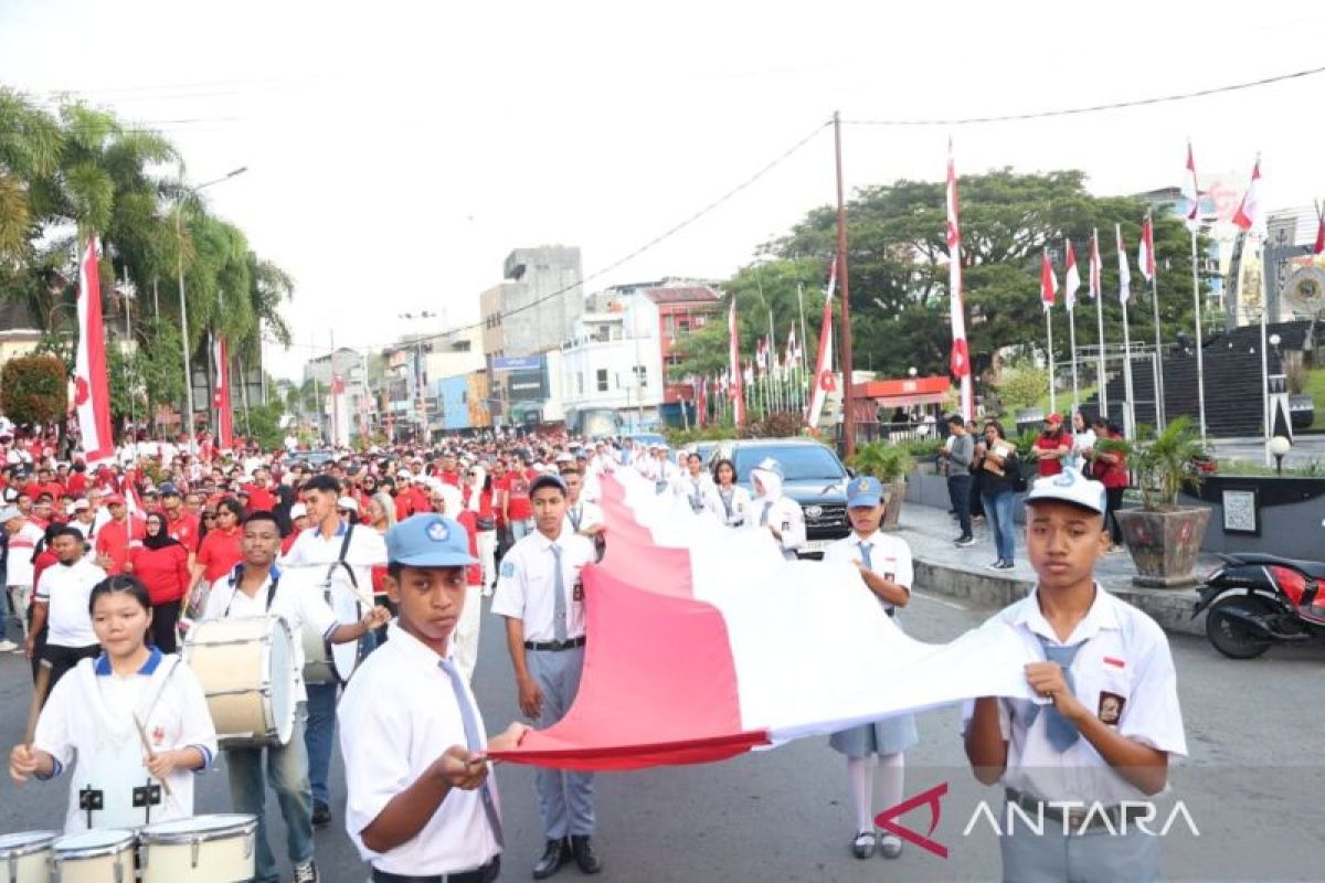 Parade Kebangsaan Merah Putih di Ambon Bentangkan Bendera 81 Meter, Sekda Maluku: Jaga Persaudaraan Orang Basudara