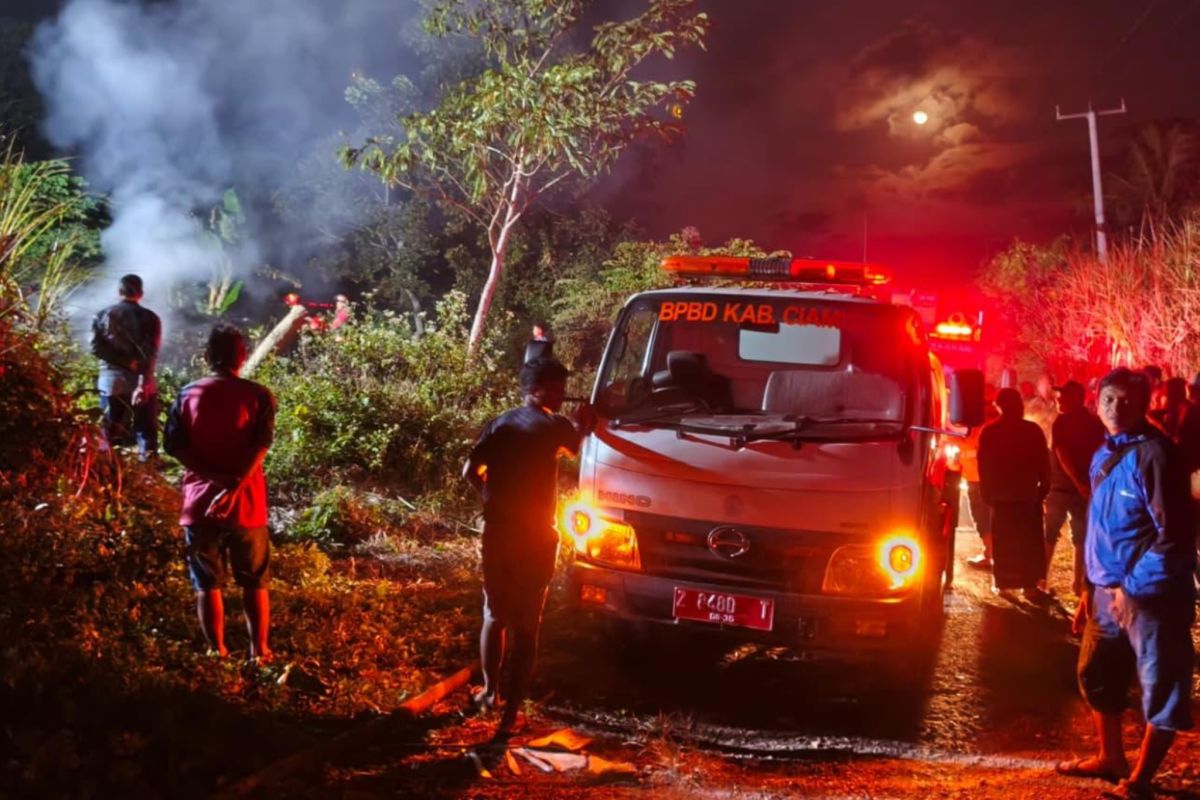 Kebakaran Lahan di Handapherang Ciamis Padam, Tim Gabungan Cegah Api Menjalar ke Permukiman