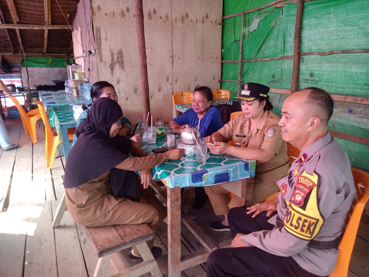Coffee Morning Polsek Sebangki dan Camat Landak, Bahas Antisipasi Dampak Kabut Asap bagi Warga