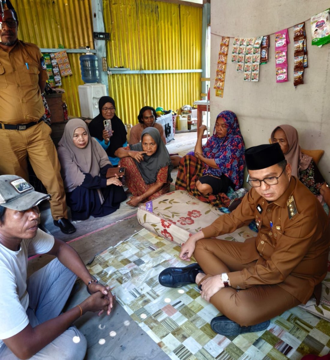 Bupati Kolaka Tinjau Langsung Lokasi Kebakaran Wundulako, Pastikan Bantuan untuk 13 Korban Segera Disalurkan
