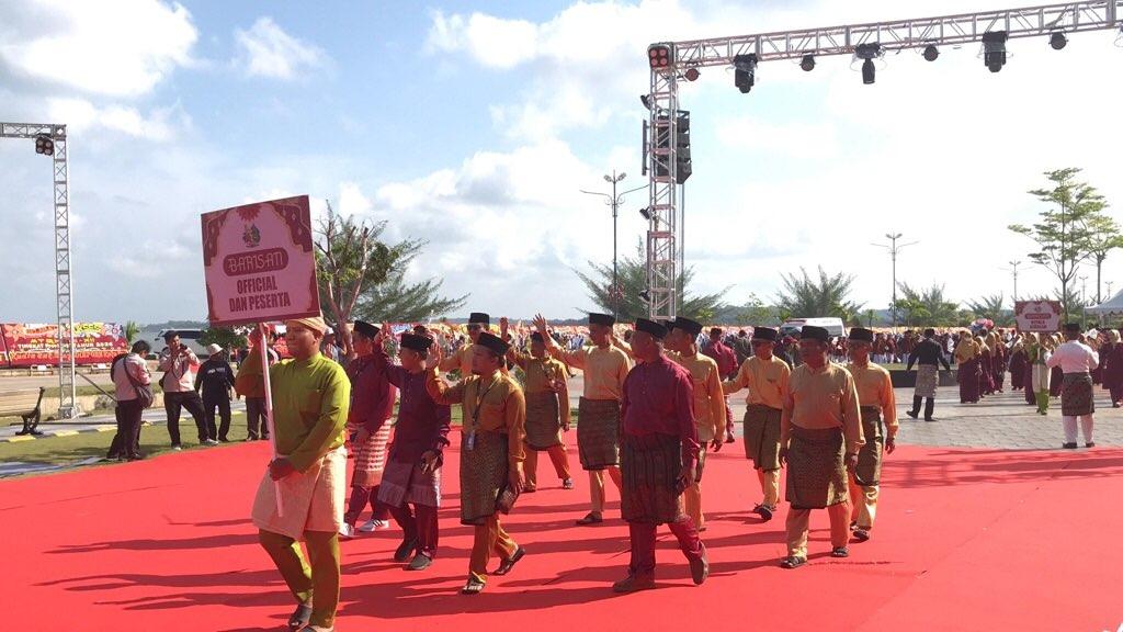 Ribuan Peserta MTQ XII Kepri Ramaikan Pawai Taaruf di Tanjungpinang, Tujuh Kontingen Unjuk Budaya Melayu