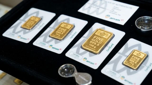 3 Merek Emas Batangan Kompak Turun Hari Ini, Antam Kini Rp2,75 Juta per Gram, Cek Harga Buyback Terbaru