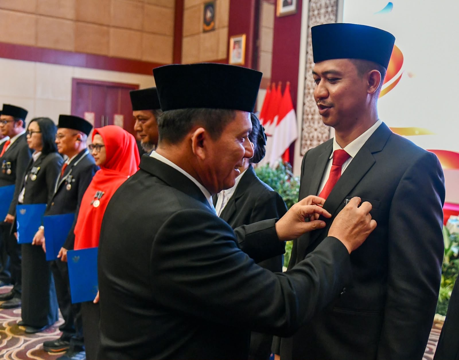 610 PNS Pemprov Kepri Raih Satyalancana Karya Satya, 38 Di Antaranya Abdi 30 Tahun