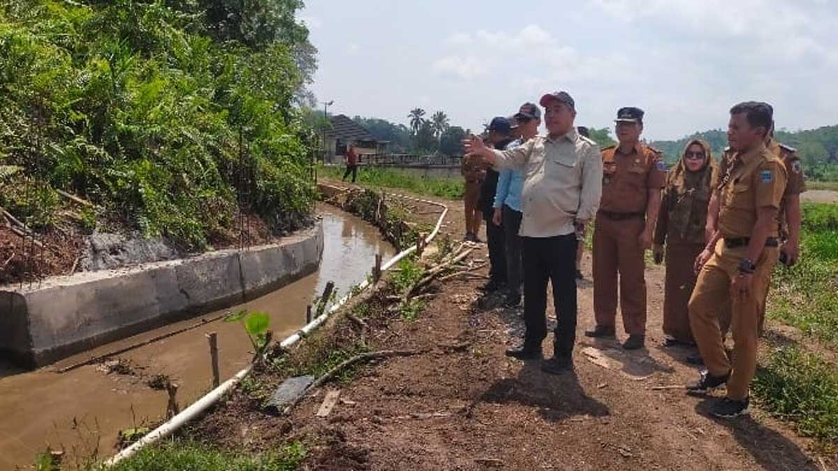 Bupati Lahat Targetkan 500 Ribu Benih Ikan Ditebar di Tebat Mbahangan, Ganti Kontraktor Gagal demi Percepat Proyek Agrowisata