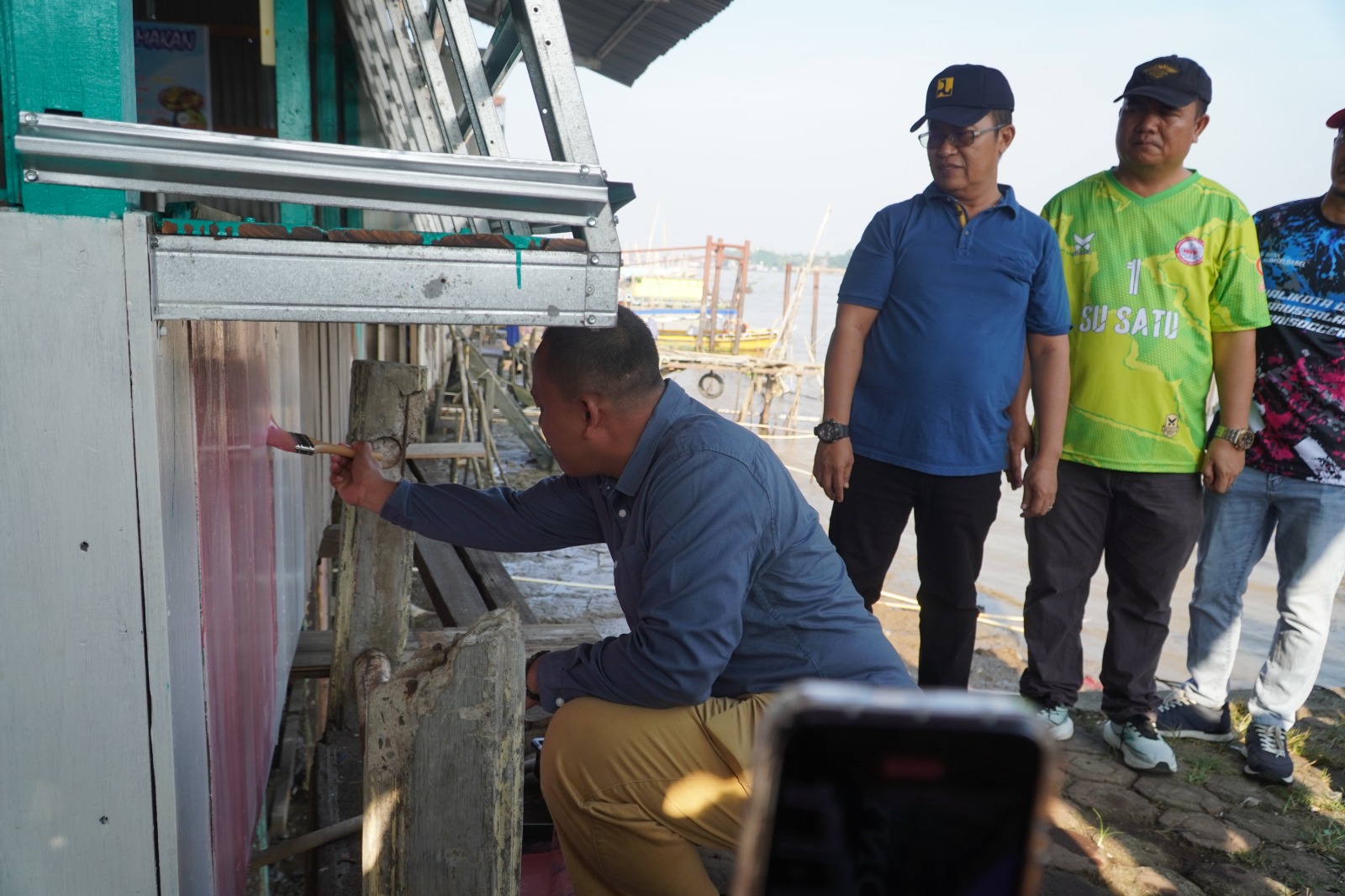 Pemkot Palembang Mulai Cat Ulang Rumah Warga di Tepian Sungai Musi Jelang HUT ke-1.343, Targetkan Daya Tarik Wisata Baru