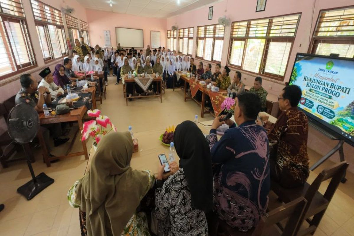 Bupati Kulon Progo Peringatkan Siswa SMPN 3 Kokap soal Bahaya Judi Online dan Radikalisme