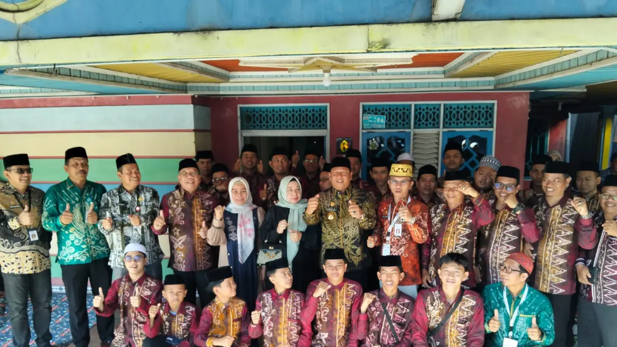 Bupati Banjar Bahrul Ilmi dan Istri Sambangi Kafilah MTQN XXXVII Kalsel 2026, Sampaikan Permintaan Maaf di Hari Terakhir