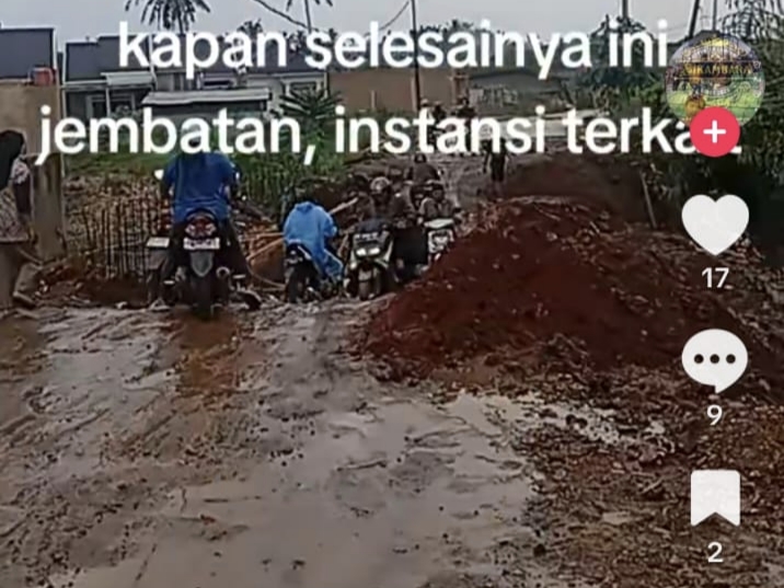 Proyek Jembatan Pendem Lampung Selatan Mandeg, Warga Keluhkan Macet dan Jalan Berlumpur