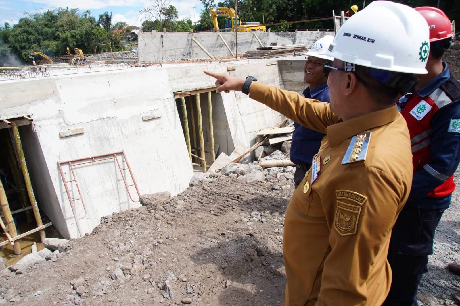 Bupati Tanah Datar Eka Putra Tinjau Progres Sabodam Sungai Jambu, Infrastruktur Pengendali Bencana Capai 12 Persen
