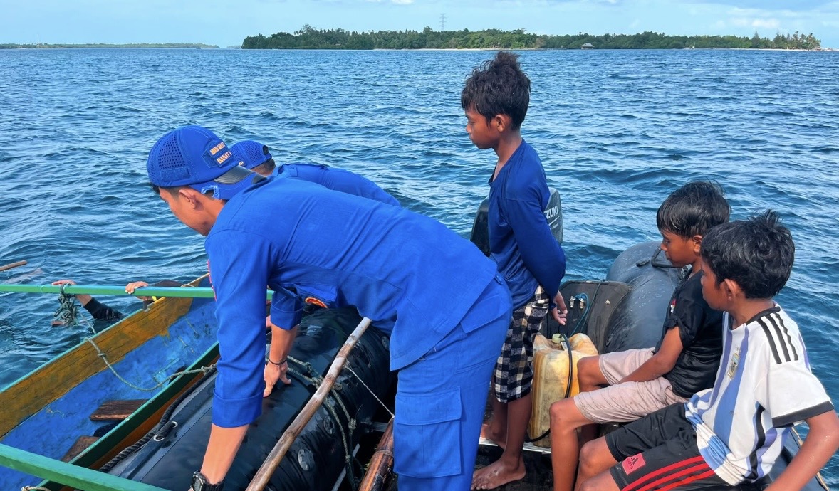 Perahu Mancing Terbalik di Perairan Tobelo, Empat Anak Berhasil Dievakuasi Tim Sat Polairud Halmahera Utara