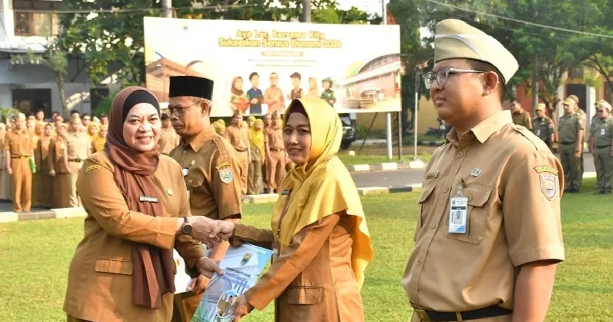 43 ASN Batang Naik Pangkat, Plt Sekda Soroti Kedisiplinan Kerja: Jangan Hadir Hanya Absen