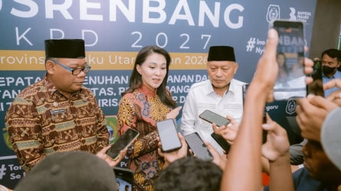 Gubernur Malut Sherly Tjoanda Beberkan Akses Jalan Rusak Parah Jadi Biang Kerok Pertumbuhan Ekonomi Tak Dirasakan Warga