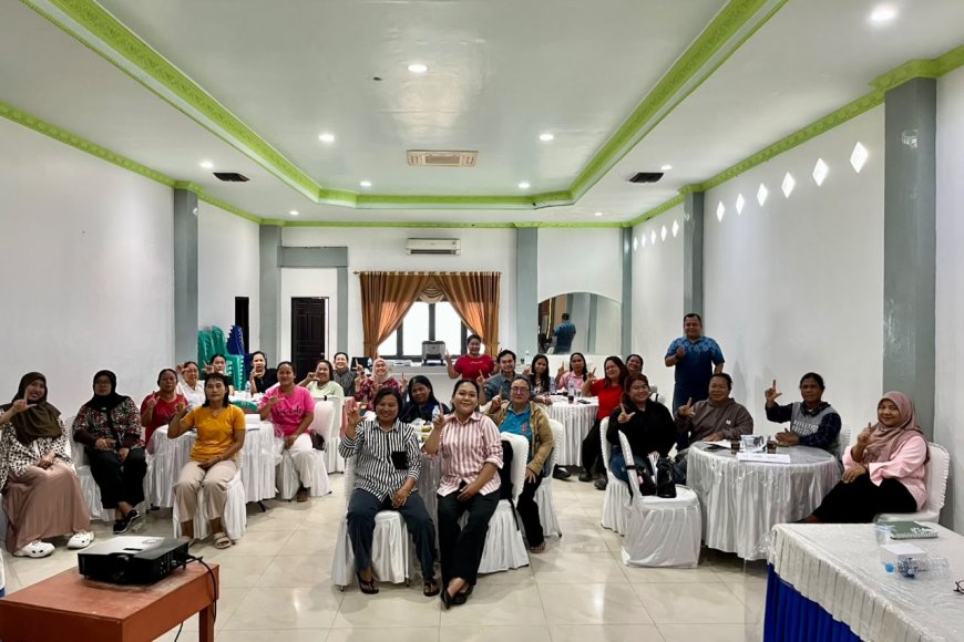 23 Perempuan Adat Kalbar Ikuti Pelatihan Kelola Keuangan Keluarga demi Jaga Kelestarian Hutan