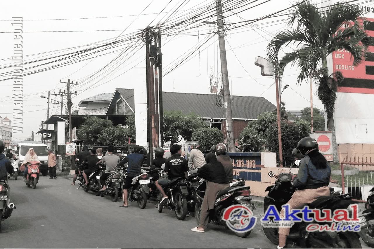 Antrean BBM di Medan Makin Panjang Jelang HUT ke-81 RI, Warga Keluhkan Pasokan Tersendat
