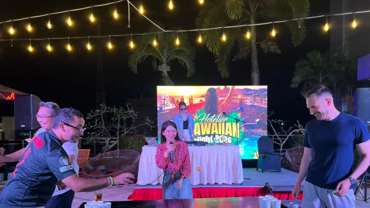 Novotel Balikpapan Gelar Hotelier Hawaiian Night 2026, Sajikan Sunset Party dan Kuliner Tropis di Tepi Kolam Renang