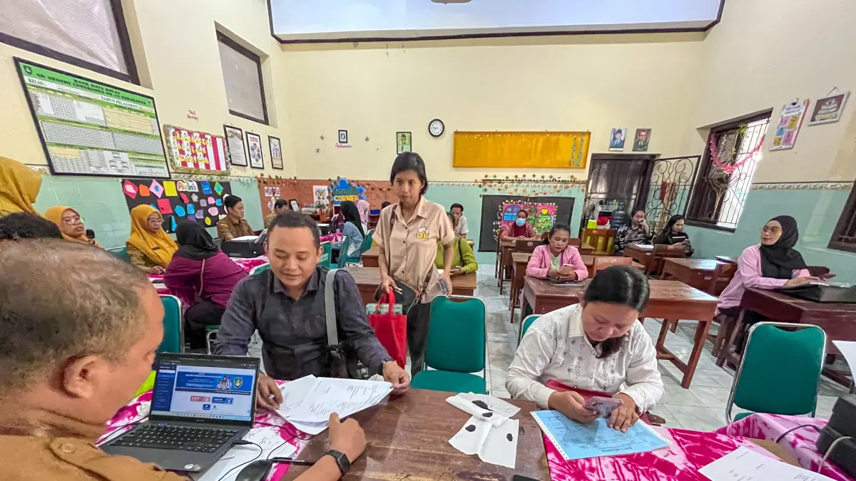 Antrean SPMB Online 2026 Jalur Domisili SD di Solo Membludak, Sekolah Siapkan Delapan Operator