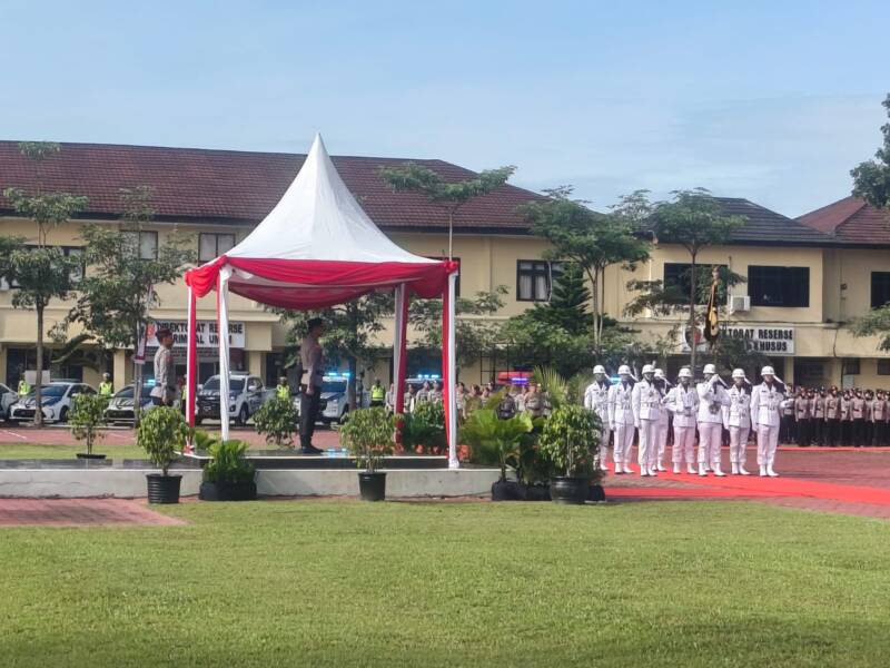 Kapolda Sultra Himawan Bayu Aji Pimpin Upacara Perdana, Ajak Personel Jaga Soliditas dan Kepercayaan Publik