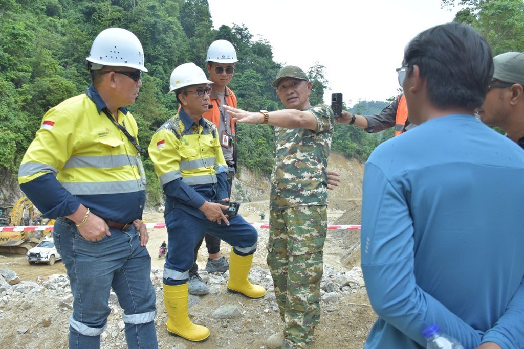 Bupati Pohuwato Saipul Mbuinga Turun ke Lokasi Tambang, Desak Perusahaan Buka Akses Jalan bagi Penambang dan Ojek