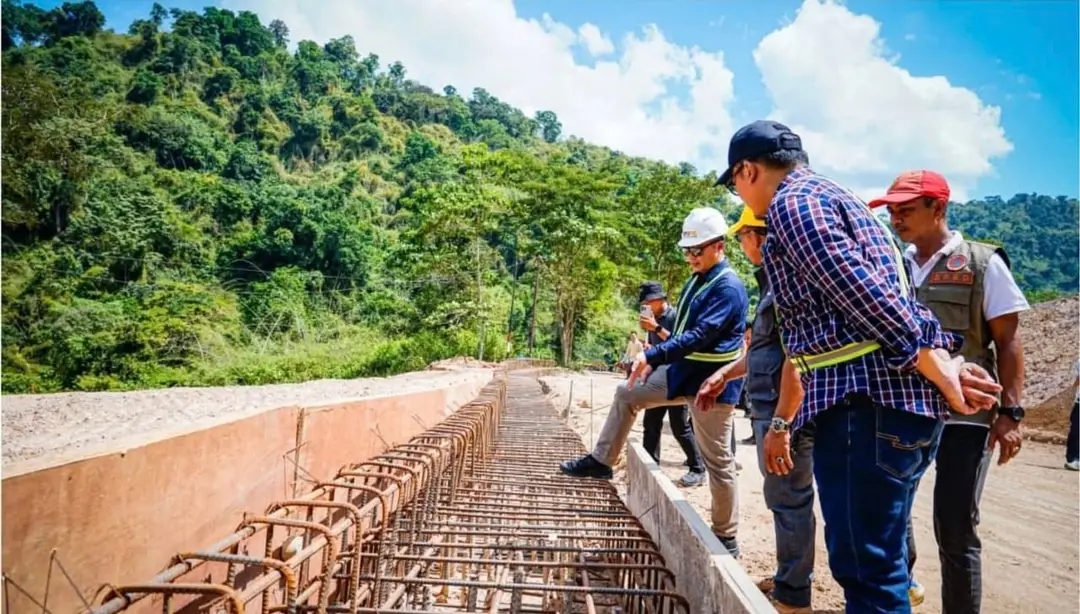 Proyek Jalan Lenangguar–Lunyuk Rp 19 Miliar di Sumbawa Kembali Molor, Gubernur NTB Buka Suara soal Kendala Aspal