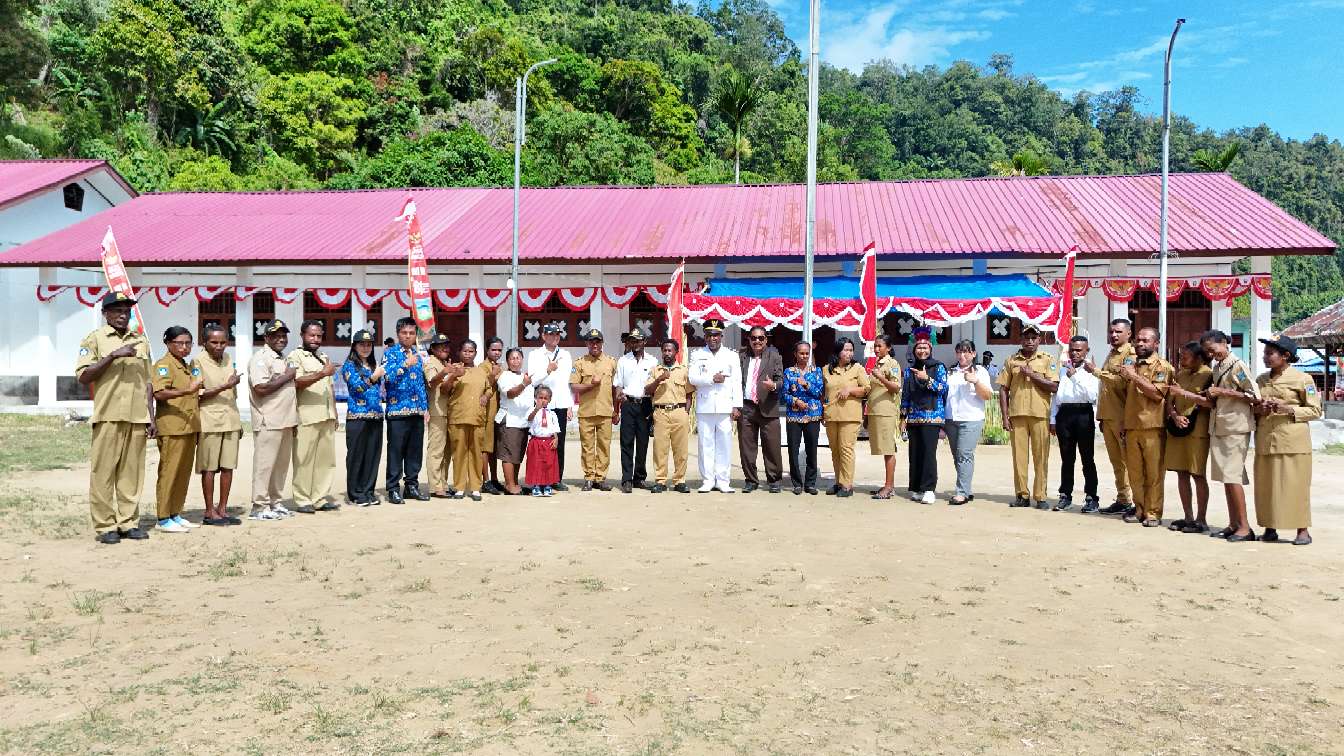 Kepala Distrik Roon Wondama Soroti Pendidikan dan Ekonomi di HUT ke-81 RI, Minta Pembangunan Menyentuh Kampung