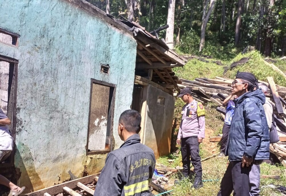 Rumah Permanen Milik Lansia 71 Tahun di Banjarwangi Garut Ludes Terbakar, Diduga Korsleting dari Atap