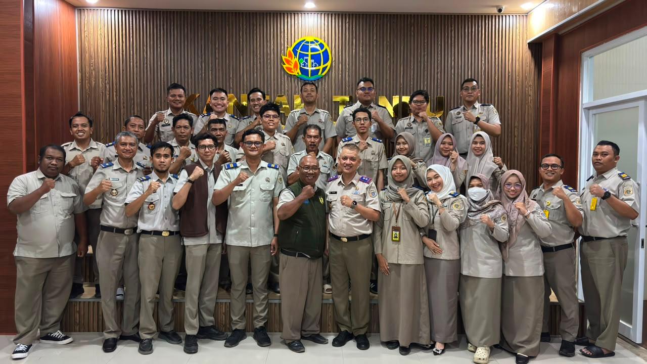 Kantah Tanah Bumbu Terima Pegawai Baru dari Barito Kuala, Perkuat Sinergi Layanan Pertanahan