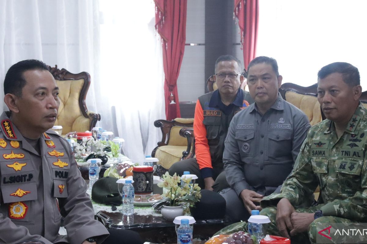 Panglima TNI dan Kapolri Tiba di Kalbar Dampingi Presiden Prabowo Tinjau Penanganan Karhutla