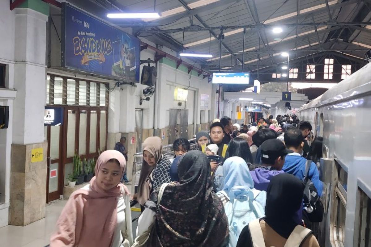 Okupansi Penumpang KAI Daop 2 Bandung Tembus 122 Persen Selama Libur Tahun Baru Islam, 77.907 Pelanggan Terlayani