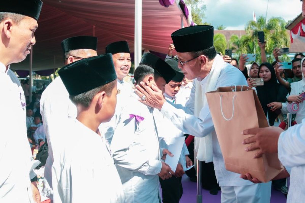 Bupati Ciamis Serahkan Santunan ke 2.650 Anak Yatim di Momen Muharram, Serukan Kepedulian Sepanjang Tahun
