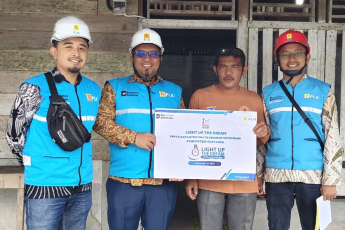 22 Keluarga di Mentawai Nikmati Listrik Perdana Lewat Bantuan Pasang Baru Gratis dari PLN, Harapan Baru di Mara dan Pagai
