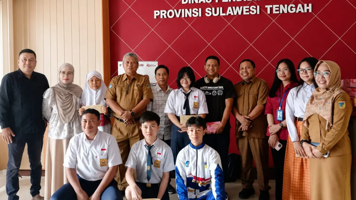 72 Siswa Berprestasi Sulteng Peraih Juara Nasional OSN, O2SN, FLS3N, dan GSI Terima Reward Dana Pembinaan dari Disdik
