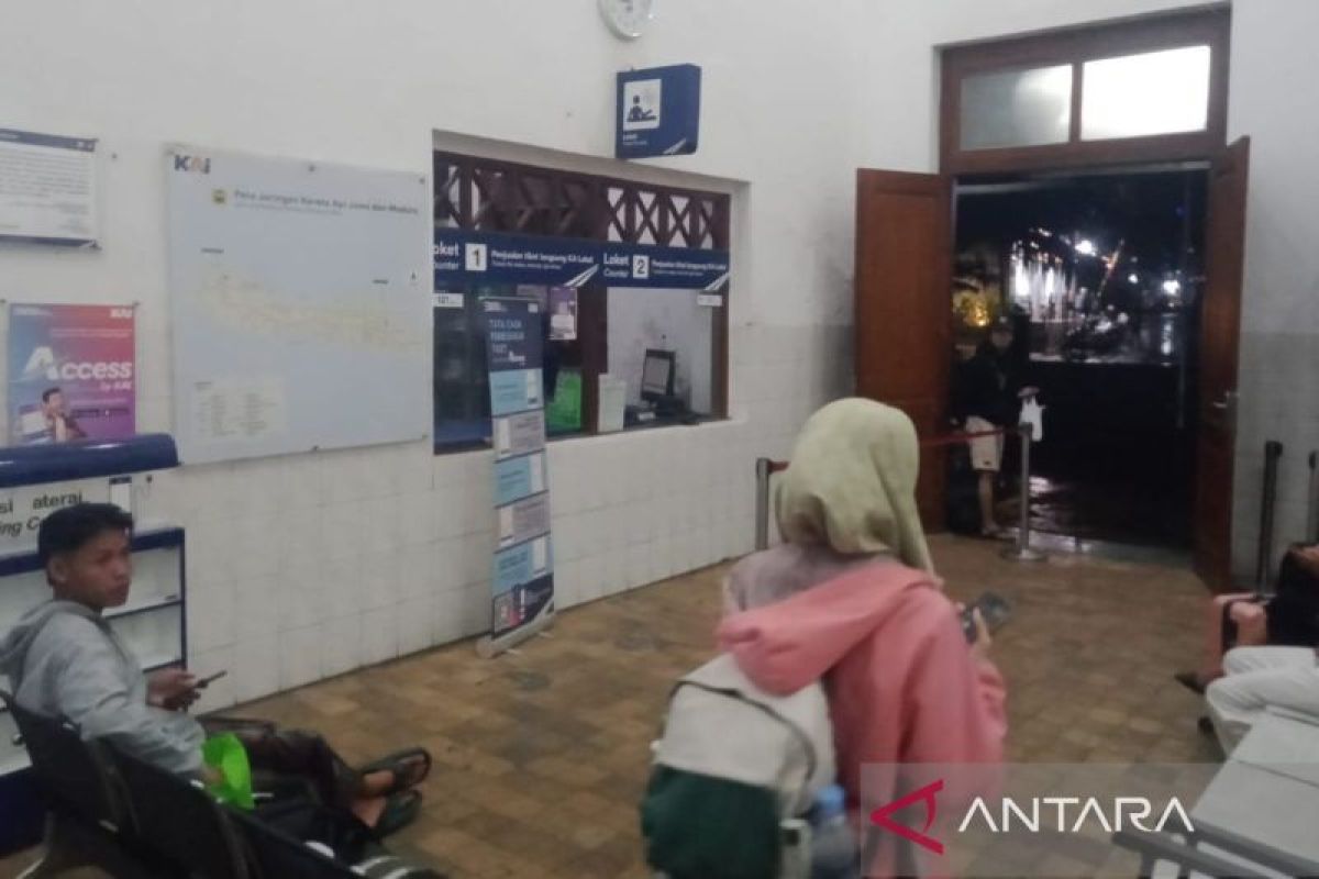 Libur Idul Adha 1447 H, Volume Penumpang Kereta di Stasiun Cianjur Naik 21 Persen, Puncaknya Capai 1.989 Orang