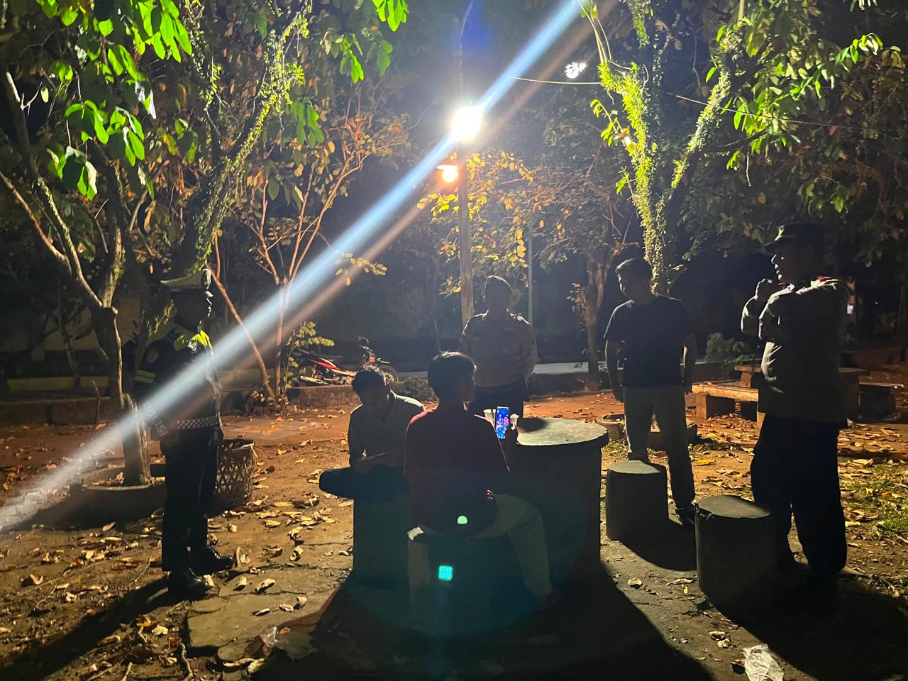 Polres Aceh Selatan Gencarkan Patroli KRYD di Tapaktuan, Sasar Bank hingga SPBU untuk Cegah Kriminalitas Malam Hari