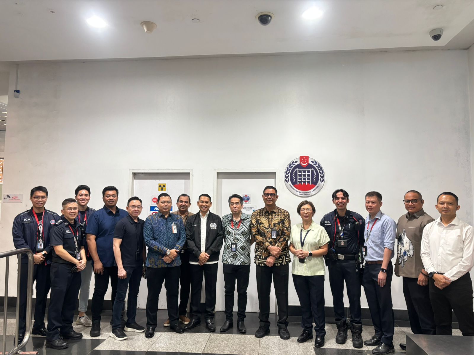 Imigrasi Kepri Bahas Pengawasan Perbatasan hingga Laga Persahabatan dengan ICA Singapura, Kunjungi Langsung TPI HarbourFront