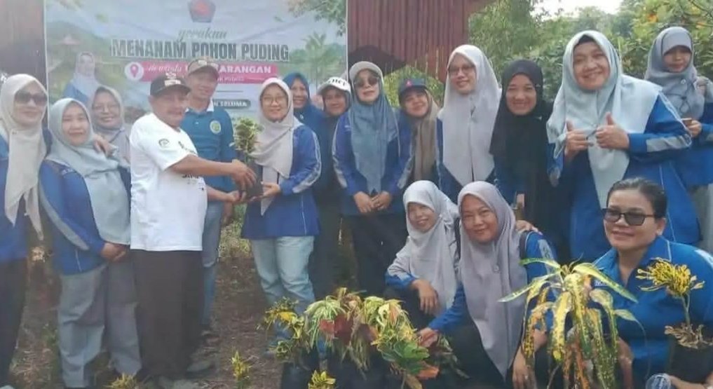GOW Seluma Tanam Pohon Puding di Kawasan Wisata Ikan Larangan, Desa Taba Lubuk Puding, Hibahkan Sound System dan Sosialisasi OJK
