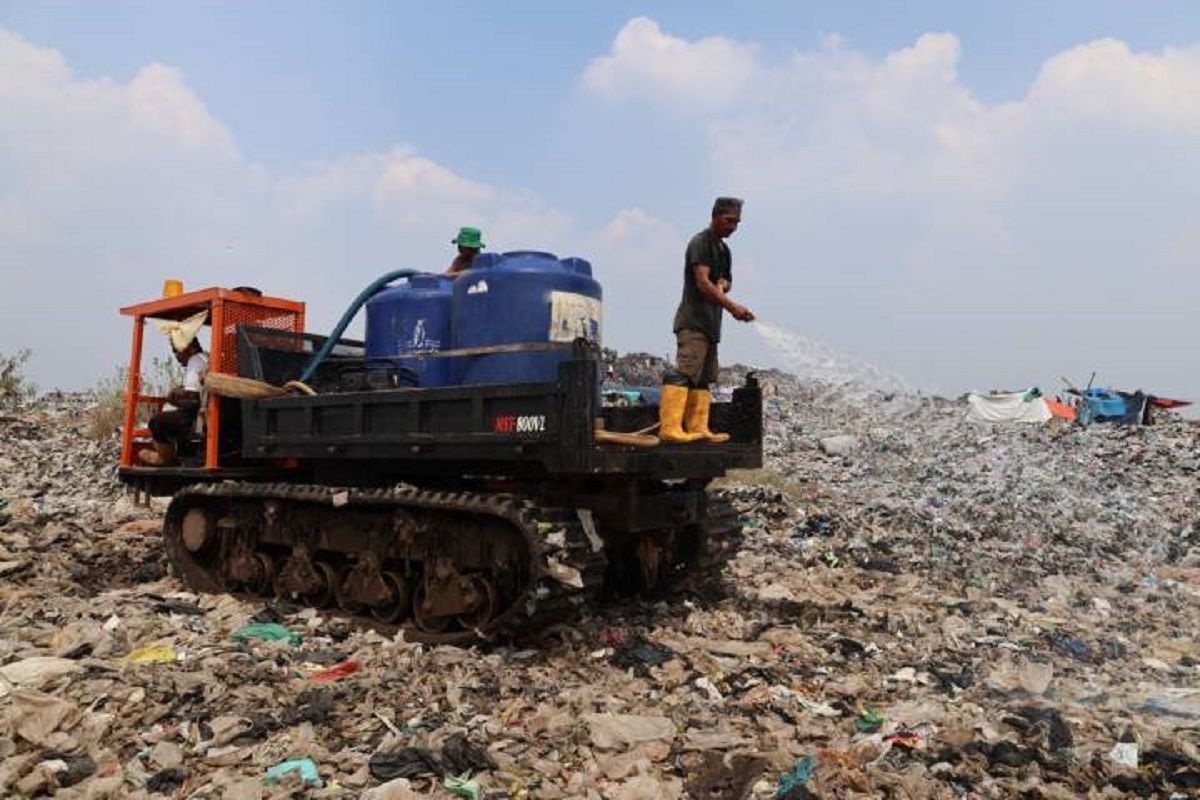 DLH Kota Tangerang Siagakan Tim Mitigasi 24 Jam di TPA Rawa Kucing Cegah Kebakaran Akibat Cuaca Ekstrem