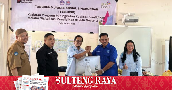 PLN UP3 Palu Serahkan 10 Paket Komputer dan LCD Proyektor ke SMA Negeri 2 Palu, Guru Ikuti Pelatihan Digitalisasi