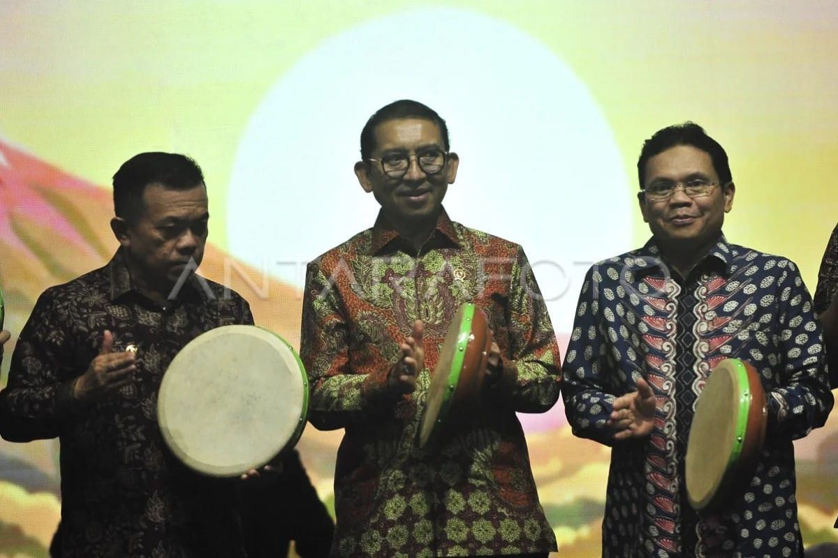 Menteri Kebudayaan Fadli Zon Buka Pusparagam Negeriku di Taman Budaya Jambi, 80 Perupa Pamerkan Karya Seni Rupa
