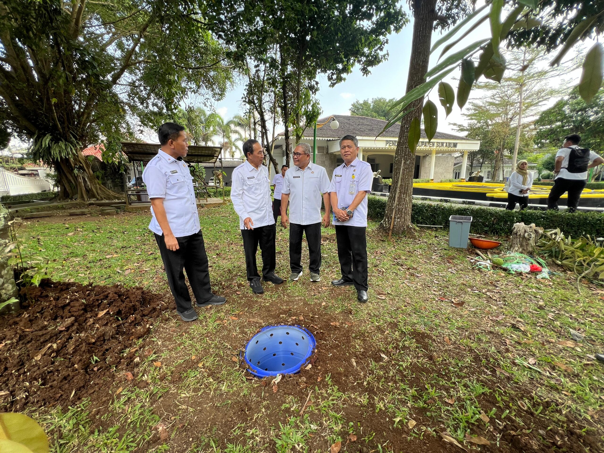 Pemkab Sukabumi Luncurkan Gerakan Biopori di Kawasan Perkantoran, Targetkan 3 Kubik Sampah Organik per Hari Diolah Jadi Kompos
