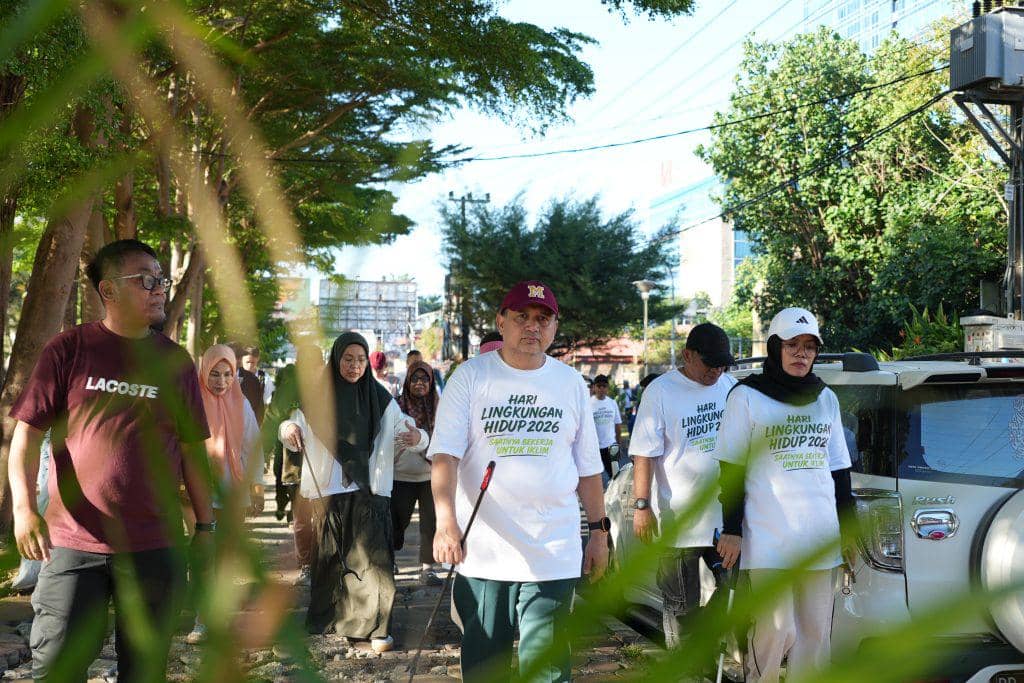 Wali Kota Makassar Pimpin Aksi Plogging, 139 Kilogram Sampah Terkumpul dari Jalan Nusantara