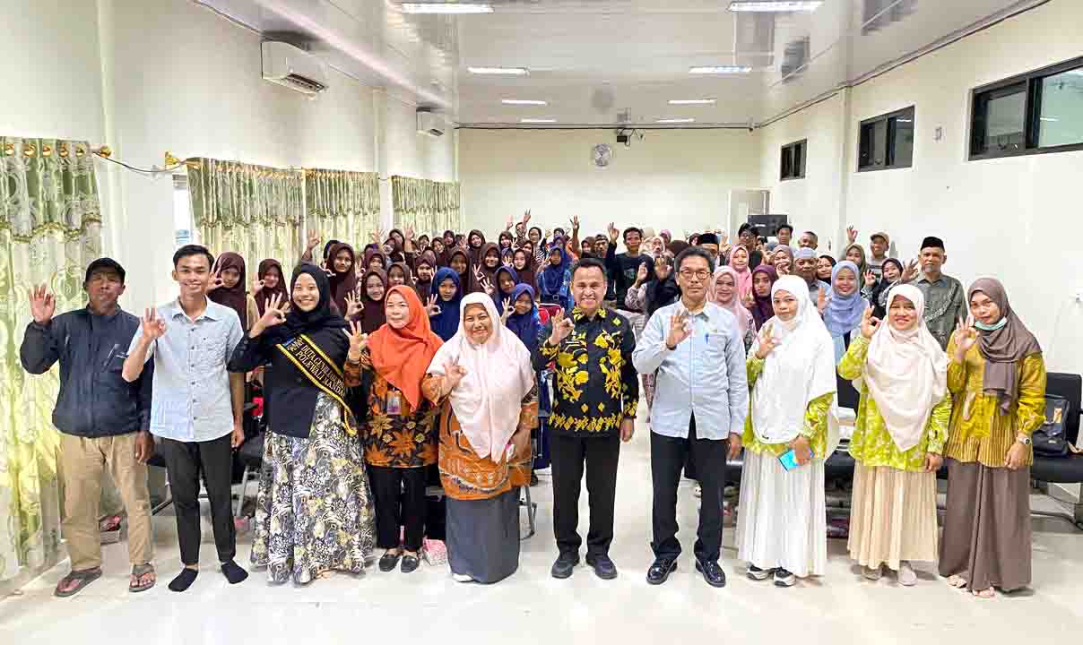 Cegah Stunting dari Bangku Sekolah, DKPPKB Sulbar Periksa Kadar Hb 120 Remaja Putri di MAN 1 Lampa