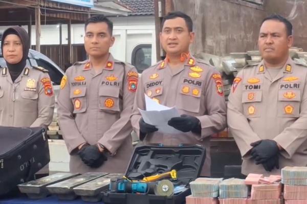 Komplotan Perampok Gasak 538 Balok Timah Senilai Rp7 Miliar di Gudang Smelter Bangka, 10 Tersangka Dibekuk dalam 24 Jam