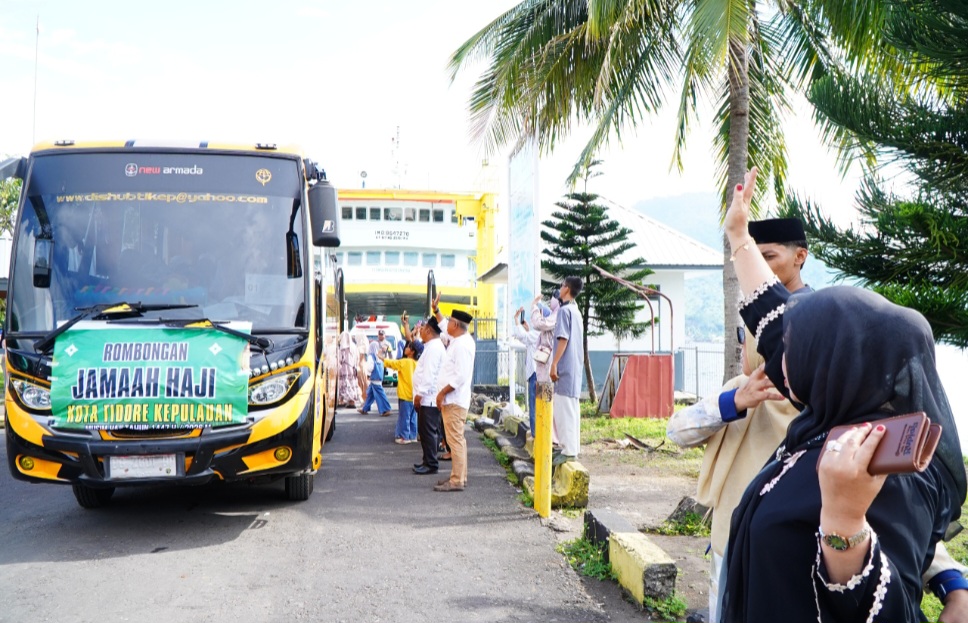Pemkot Tidore Sambut 114 Jemaah Haji di Pelabuhan Feri Rum, Doakan Raih Haji Mabrur