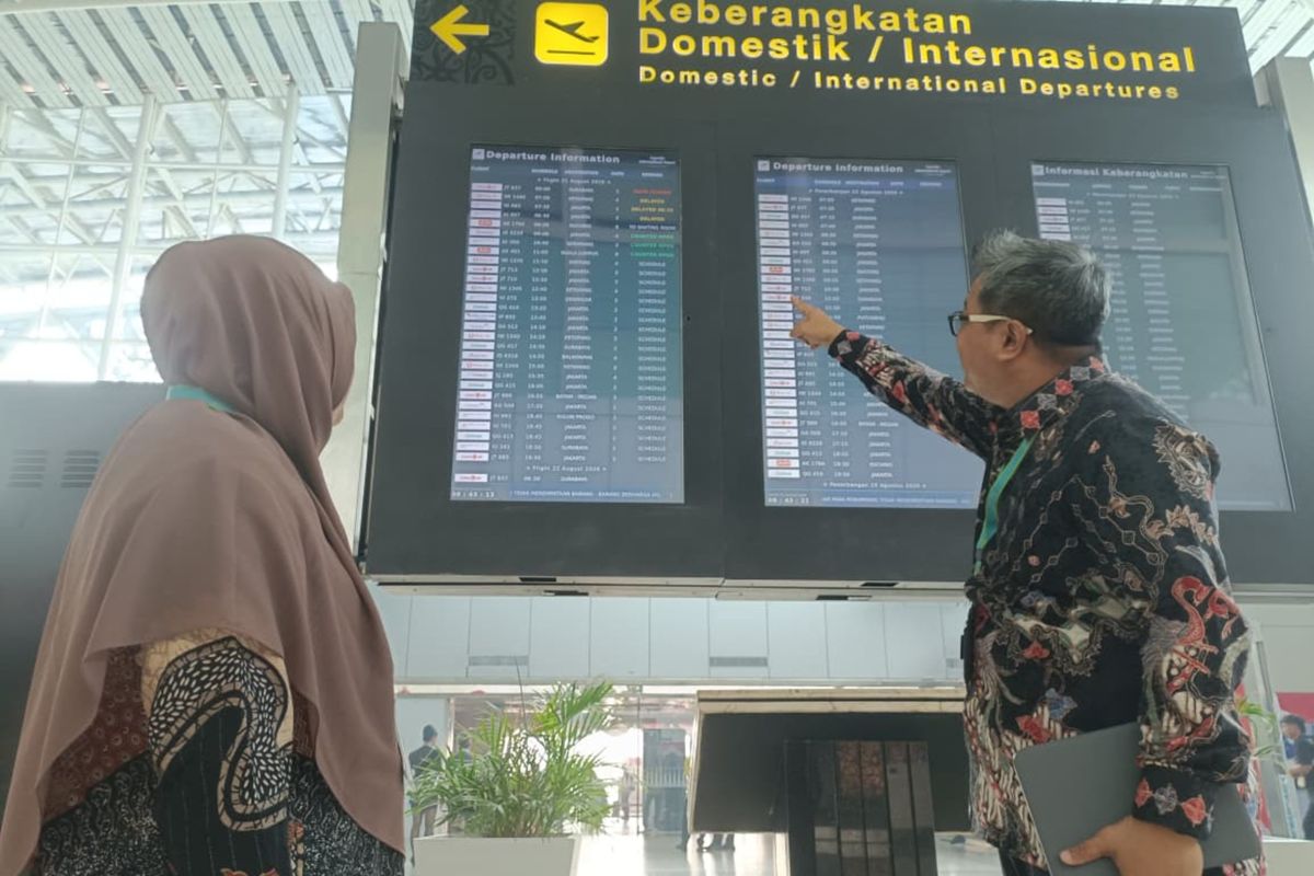 21 Penerbangan di Bandara Supadio Pontianak Tertunda Imbas Asap Karhutla, Jarak Pandang Pagi Turun ke 400 Meter
