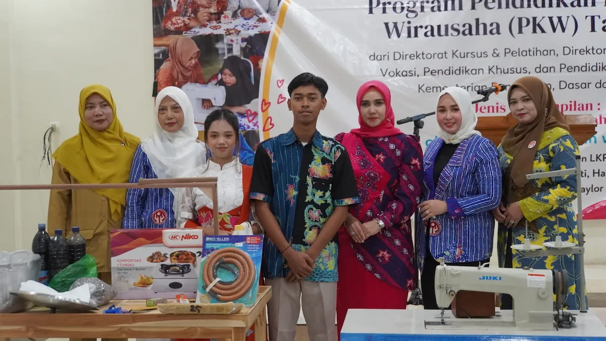 Dekranasda Jepara Tutup Program PKW 2026, 30 Peserta Dibekali Batik dan Digital Marketing