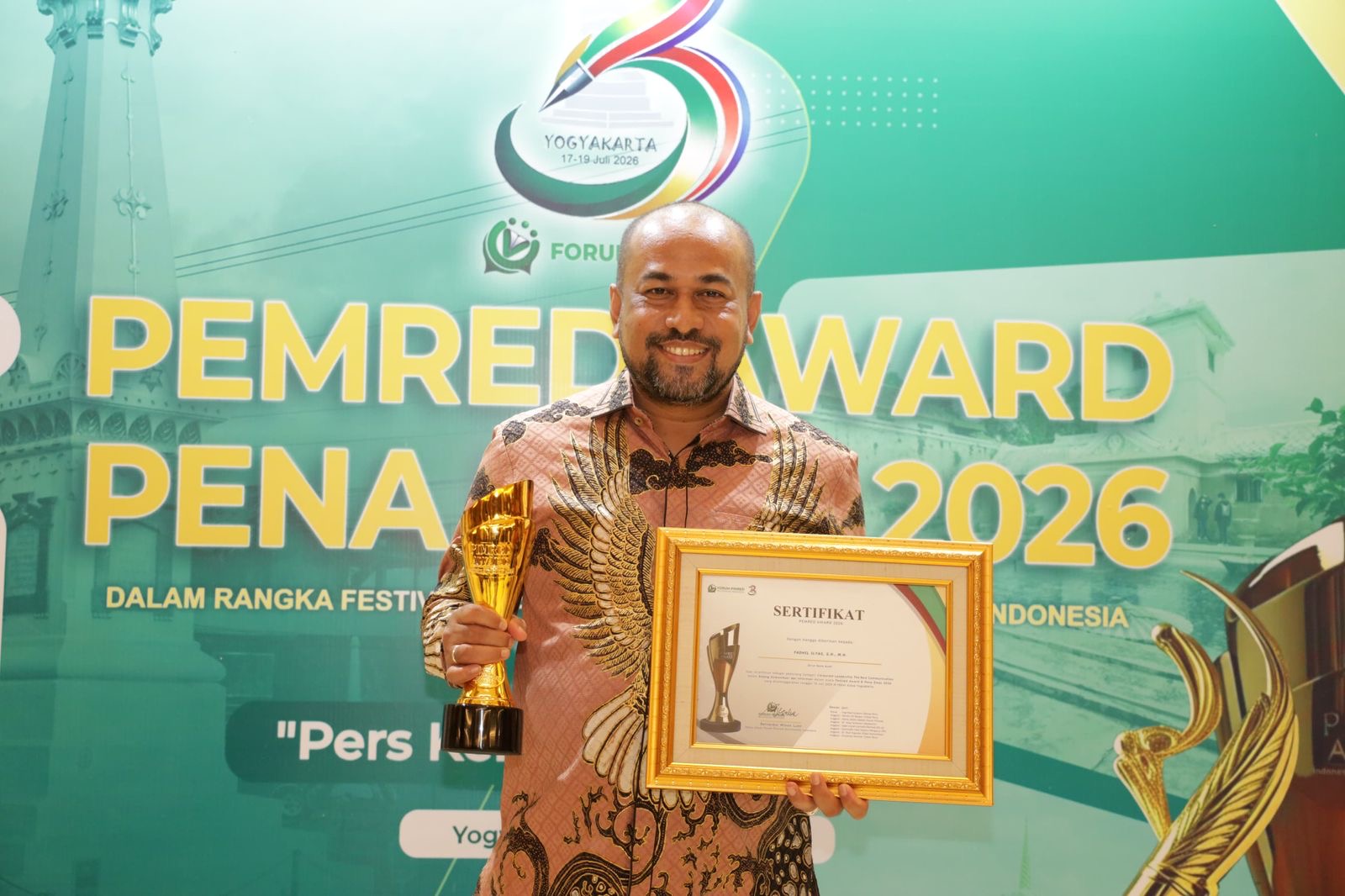 Direktur Utama Bank Aceh Fadhil Ilyas Raih Pemred Award 2026, Diapresiasi atas Komitmen Keterbukaan Informasi Publik