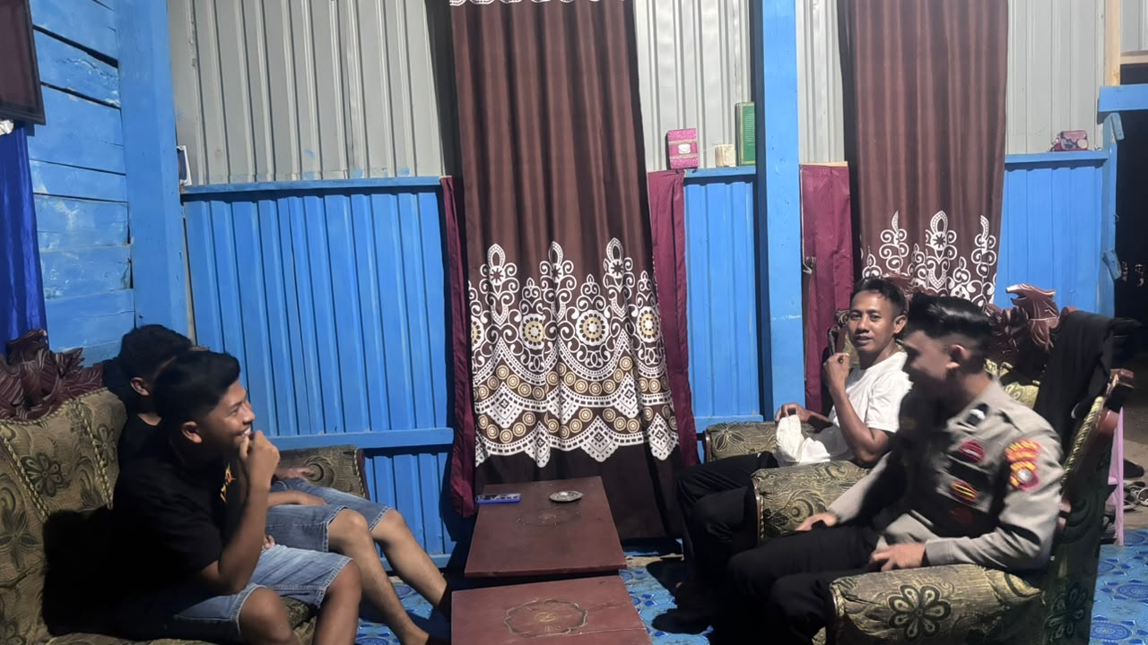 Bhabinkamtibmas Pontanakayang Sambangi Warga, Pererat Silaturahmi dan Jaga Stabilitas Kamtibmas di Mamuju Tengah
